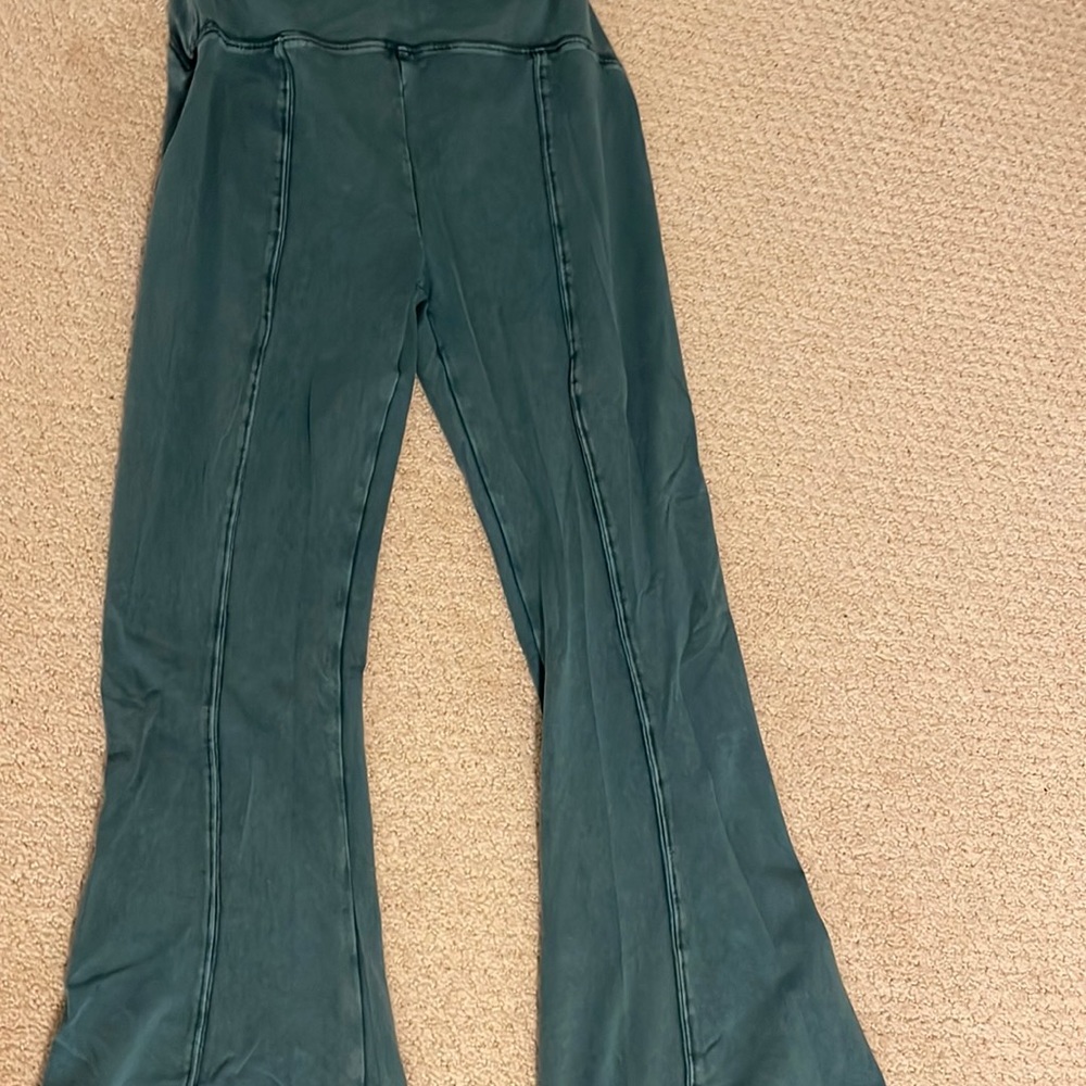 urban outfitters flare pants size small (2/4)